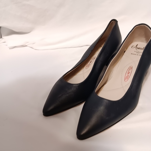 Amalfi by Rangoni Women’s Shoes Navy Blue Pointed Toes Block Heels Size 4.5 - Picture 11 of 11